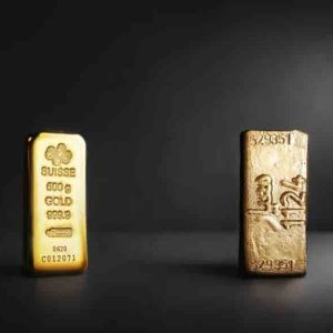 طلا آب شده بخریم یا شمش طلا؟ همه چیز بستگی به میزان بودجه شما دارد.