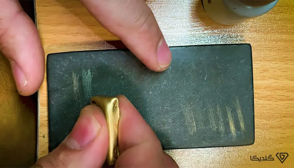 با سنگ محک بیشتر آشنا شوید.