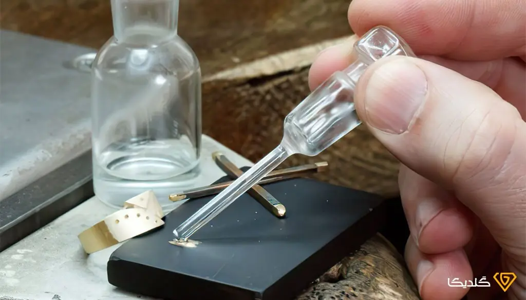 با روش نحوه تشخیص اصالت و عیار طلا به وسیله سنگ محک و تیزاب آشنا شوید.