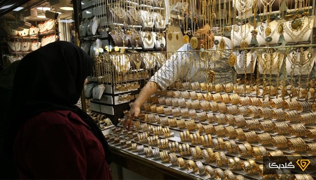 جایگاه طلا و جواهر در ایران؛ طلا یکی از پایه‌های اصلی اقتصاد داخلی و تجارت بین‌المللی ایران است.