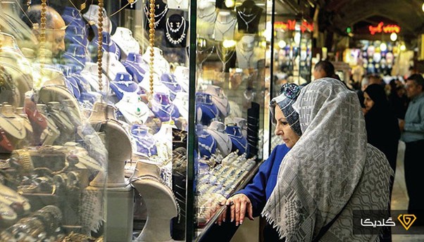 بهترین سرمایه گذاری برای زنان چیست؟ راهنمایی جامع! 3 خرید طلا یکی از روش های عالی سرمایه گذاری برای زنان است.