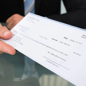 پاس نشدن چک‌های برگشتی بانک سپه و پاسارگاد؛ پاسخ بانک چیست؟