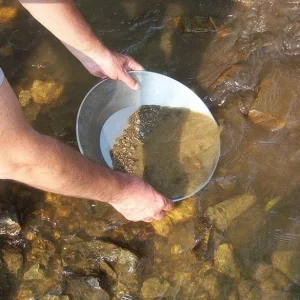 برای یافتن طلا در طبیعت ایران چه باید بکنیم؟