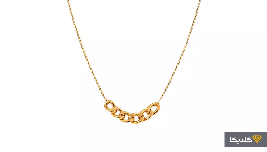 زنجیری ظریف از جنس طلا بهترین گزینه با بودجه‌ای بین ۲۰ تا ۵۰ میلیون تومان است.