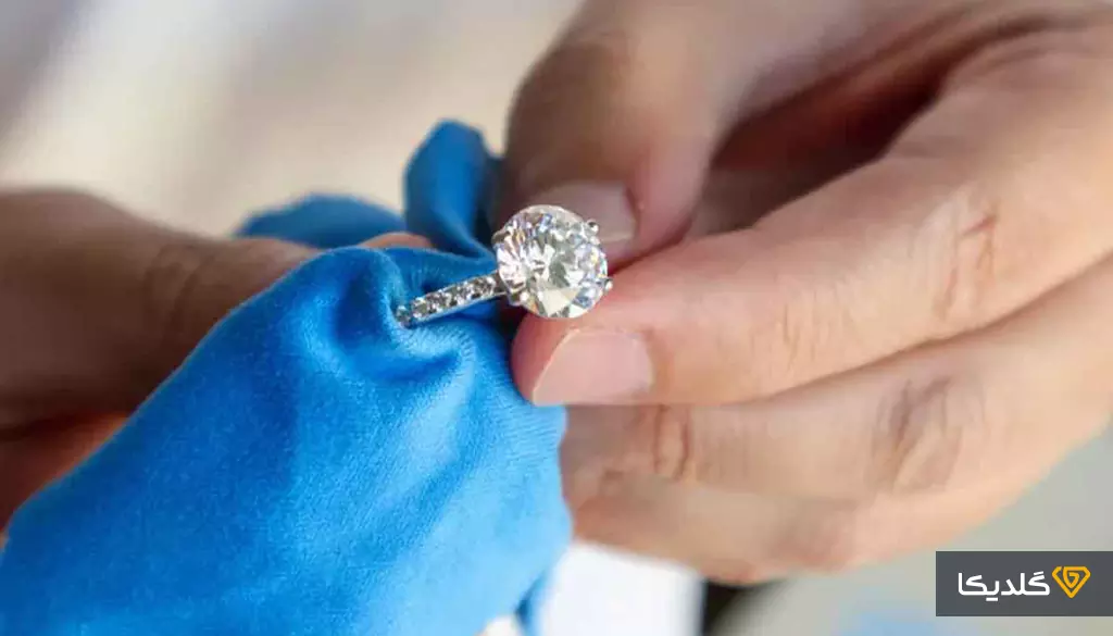 با ترفندهای تمیز کردن حلقه پلاتین در خانه اشنا شوید.