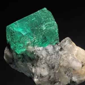 آکادمی گلدیکا: آموزش حوزه طلا و طلای آب شده 22 سنگ زمرد چیست و چه خواصی دارد؟