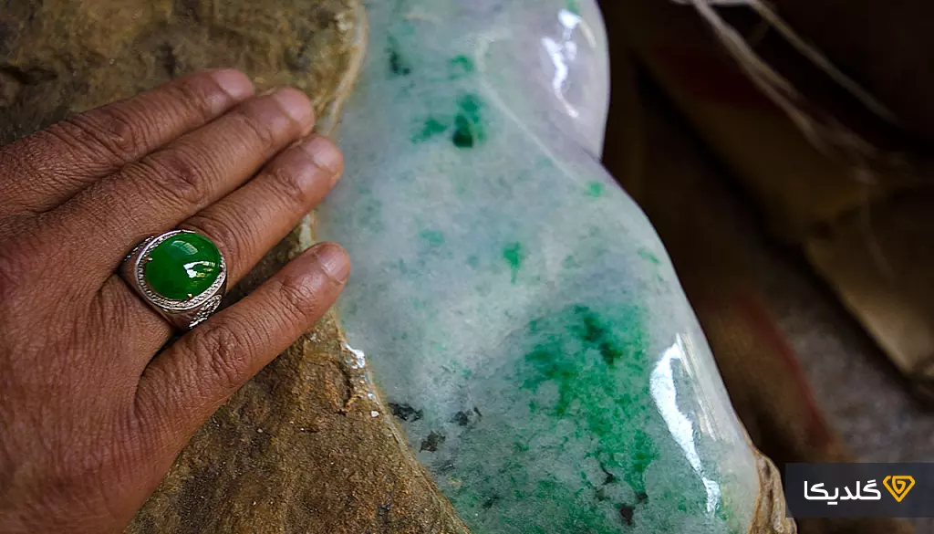 سنگ یشم چیست ؟ راهنمای جامع شناخت قیمت و تشخیص اصالت 2 سیستم درجهبندی جهانی یشم (A, B, C) چگونه عمل میکند؟