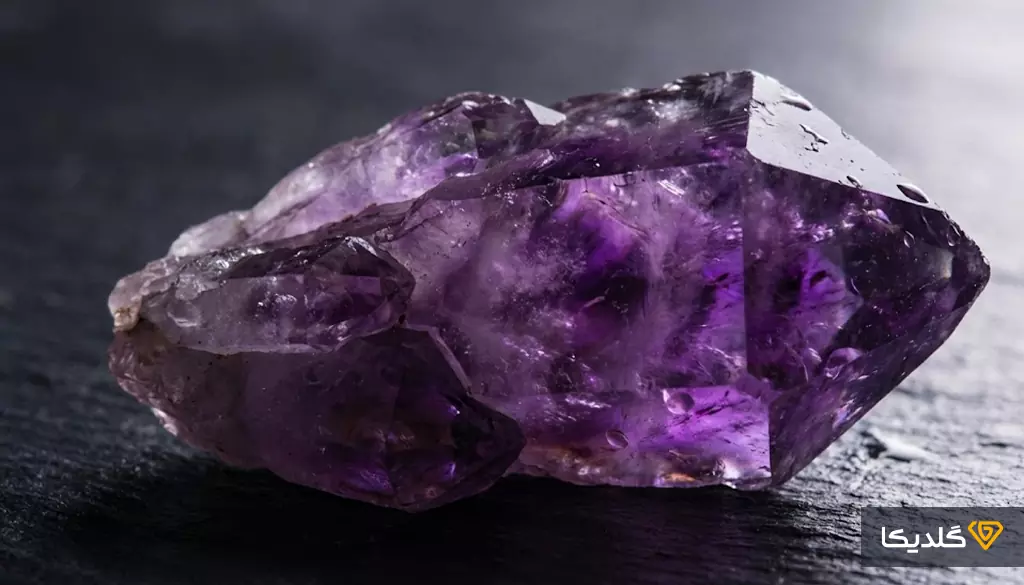 سنگ آمتیست چیست؟ جادوی رنگ بنفش و سنگ آرامشبخش 1 آناتومی سنگ آمتیست را بشناسید.