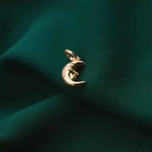 پلاک طلای زنانه با طرح ماه کد PM46
